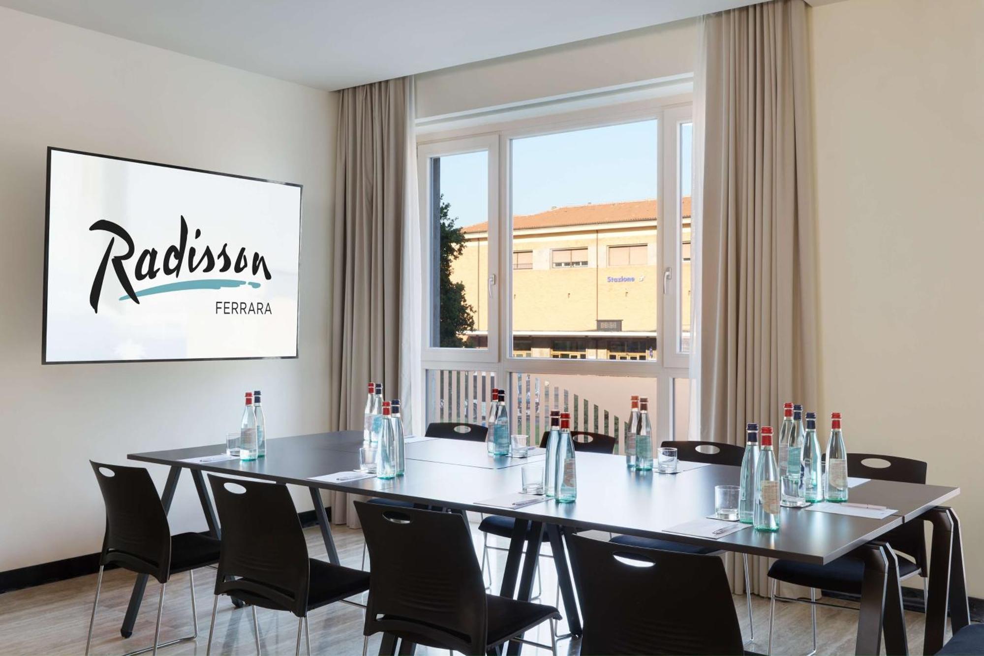 Radisson Hotel Φεράρα Εξωτερικό φωτογραφία
